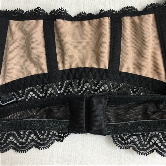 Black Lace Very Sexy Corset Bra - Picture 5 of 13